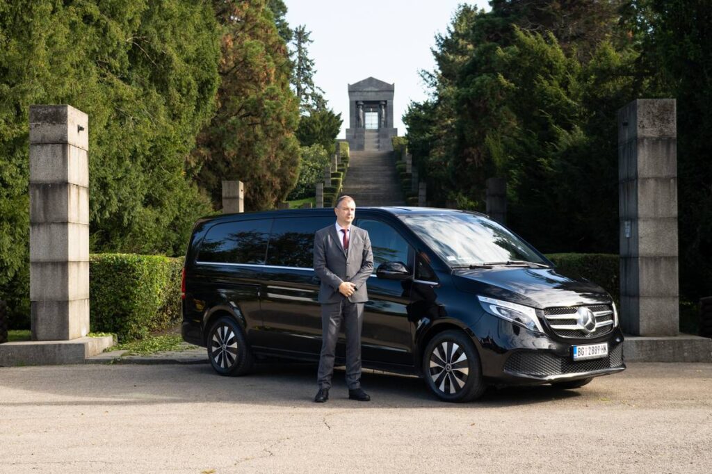 Luxury Transport Belgrade Iznajmljivanje luksuznog kombija sa vozacem
